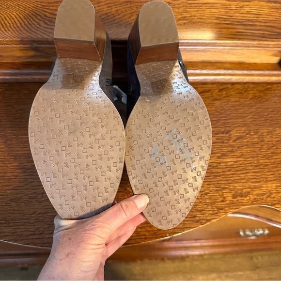 DV8 by Dolce Vita Jace Bootie Leather Suede Western NWOT 3” Chunky Heel Size 9.5 - Picture 10 of 10